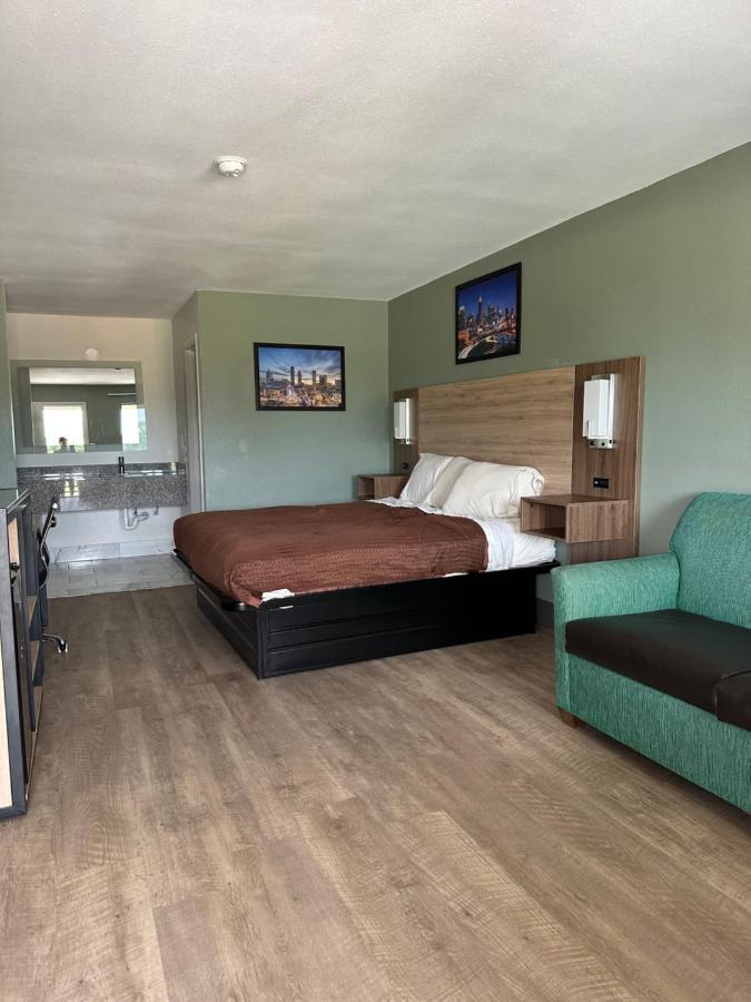 Deer Acres Inn Монро Екстер'єр фото