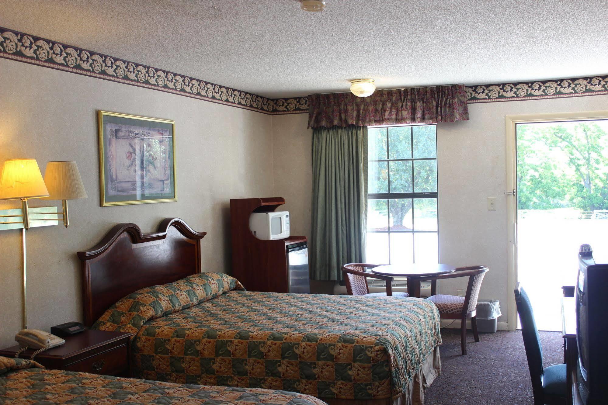 Deer Acres Inn Монро Екстер'єр фото