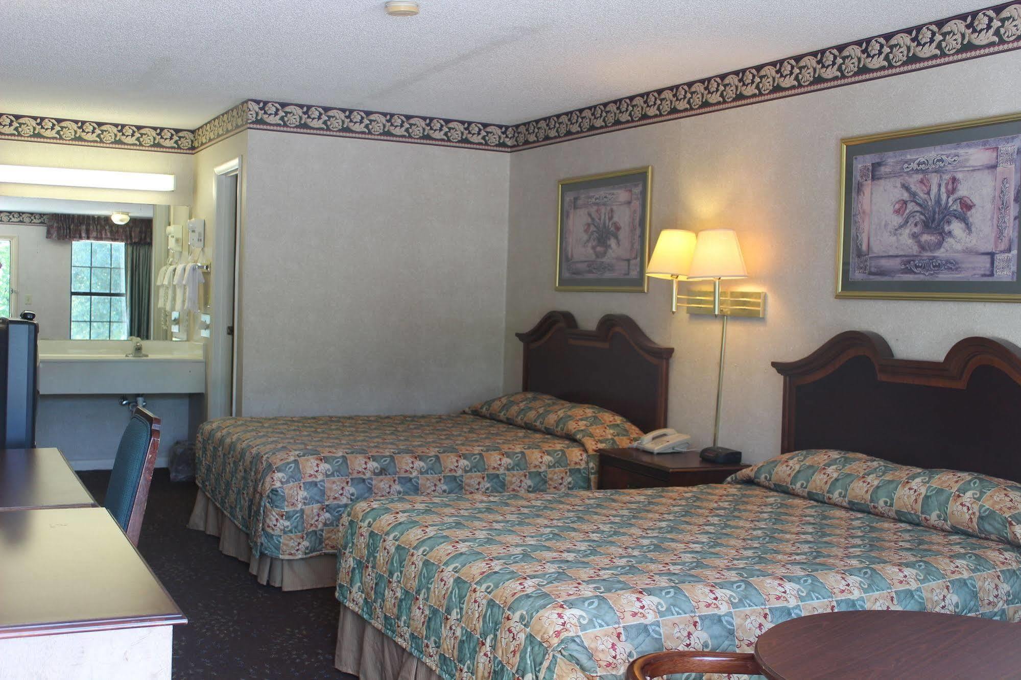 Deer Acres Inn Монро Екстер'єр фото